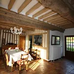 Дом отдыха Maison Normande De Caractere A Colombages Saint-Hymer